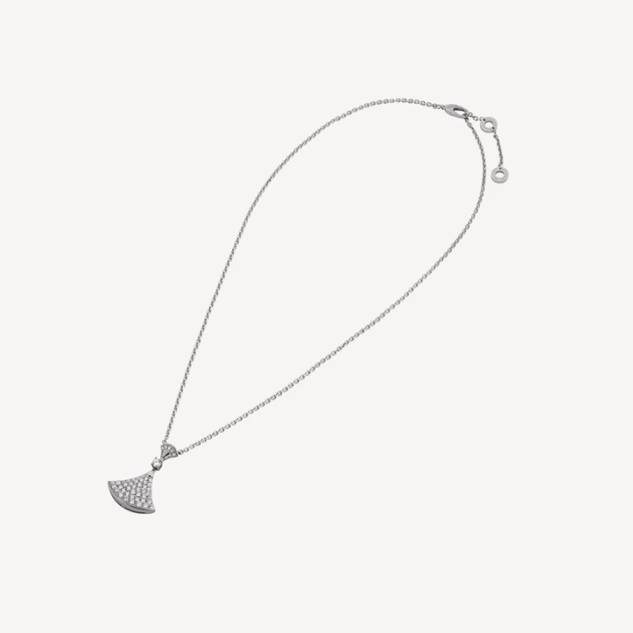 BVLGARI Divas' Dream Necklace | Luxury Diamond Pendant | Elegant Jewelry Collection